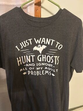 Dark Gray 'I Just Want To Hunt Ghosts' Graphic Tee